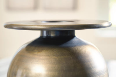 Fedorleigh Vase - Jax Mattress (Jacksonville, FL)